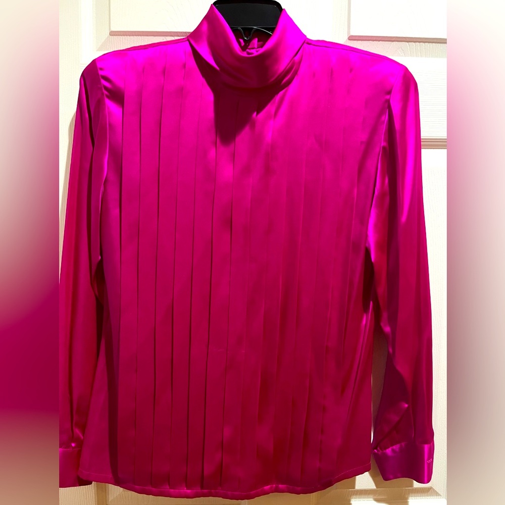 Donna Buchman Size 8 Hot Pink 100% Silk Pleated Blouse NWOT
